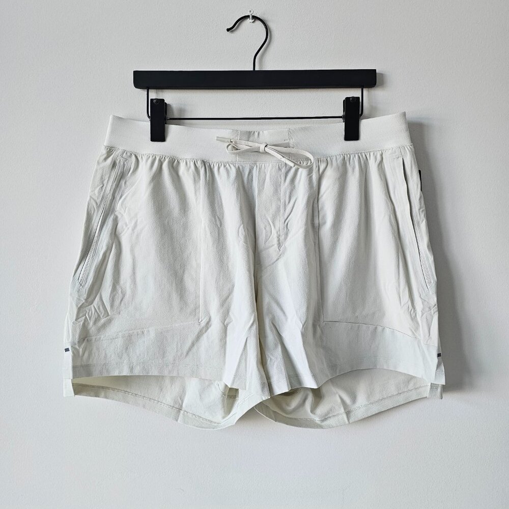 SOLD! NWT LULULEMON BONE White License To Train Shorts 5" LL Men's XL